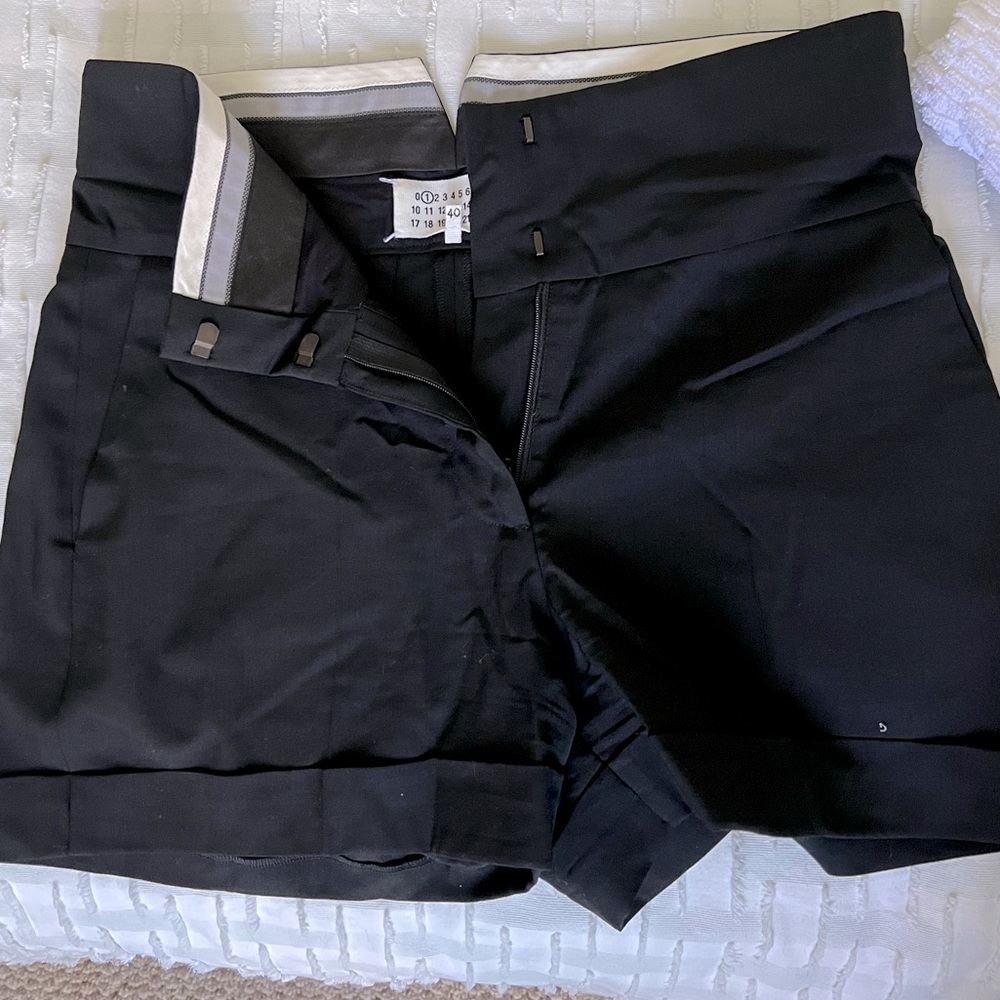 Maison Martin Margiela - Black high-waisted Shorts - Made in Italy